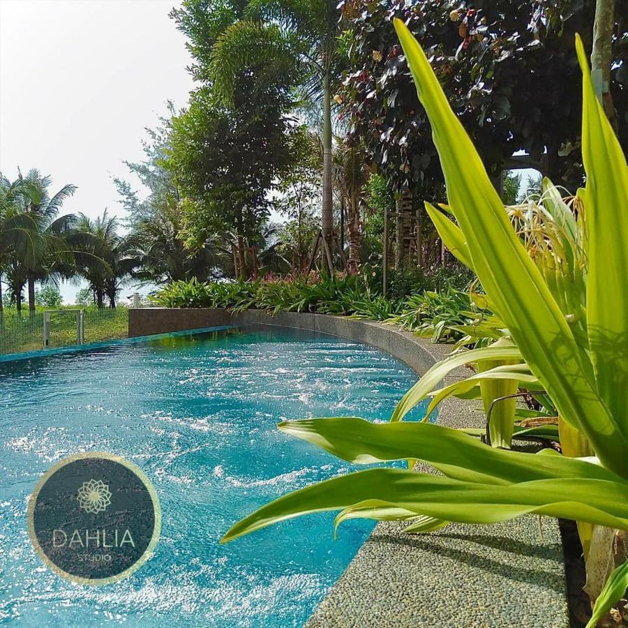 Spectacular High Floor Sea View And Pool View Residences Kuantan Kültér fotó