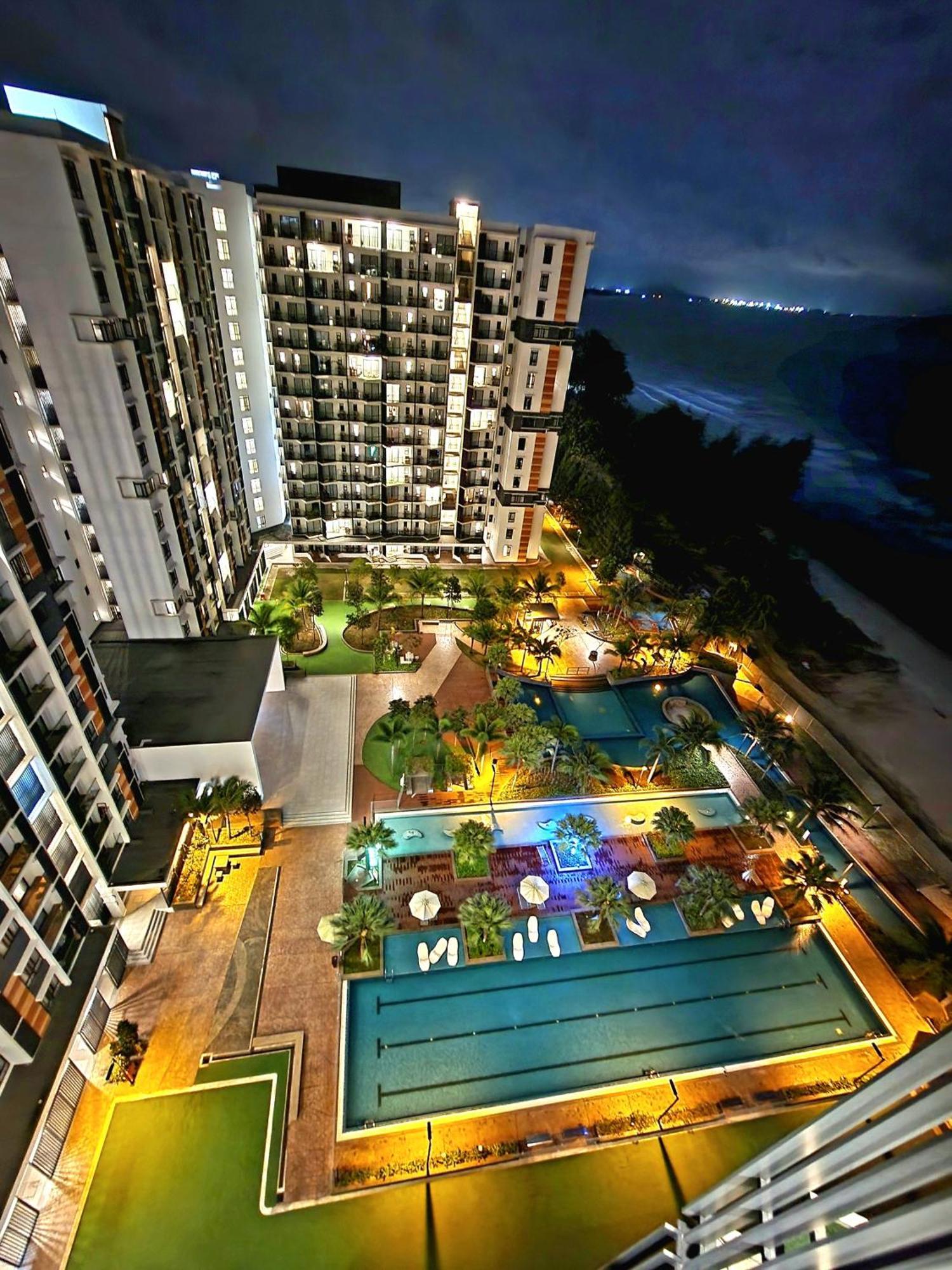 Spectacular High Floor Sea View And Pool View Residences Kuantan Kültér fotó
